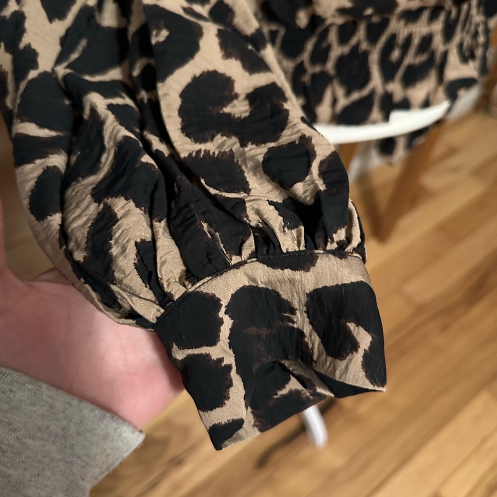 Vero Moda Black and Tan Animal Print work to night top - Picture 2 of 5